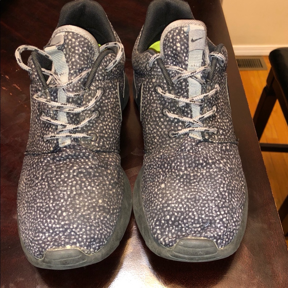 Used Womens Pebbles Roshes